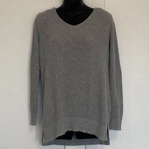 NWOT Old Navy Grey Ribbed High-Low V-Neck Sweater Women's Size Small